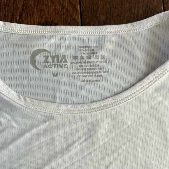 Zyia Tank - Picture 2 of 3